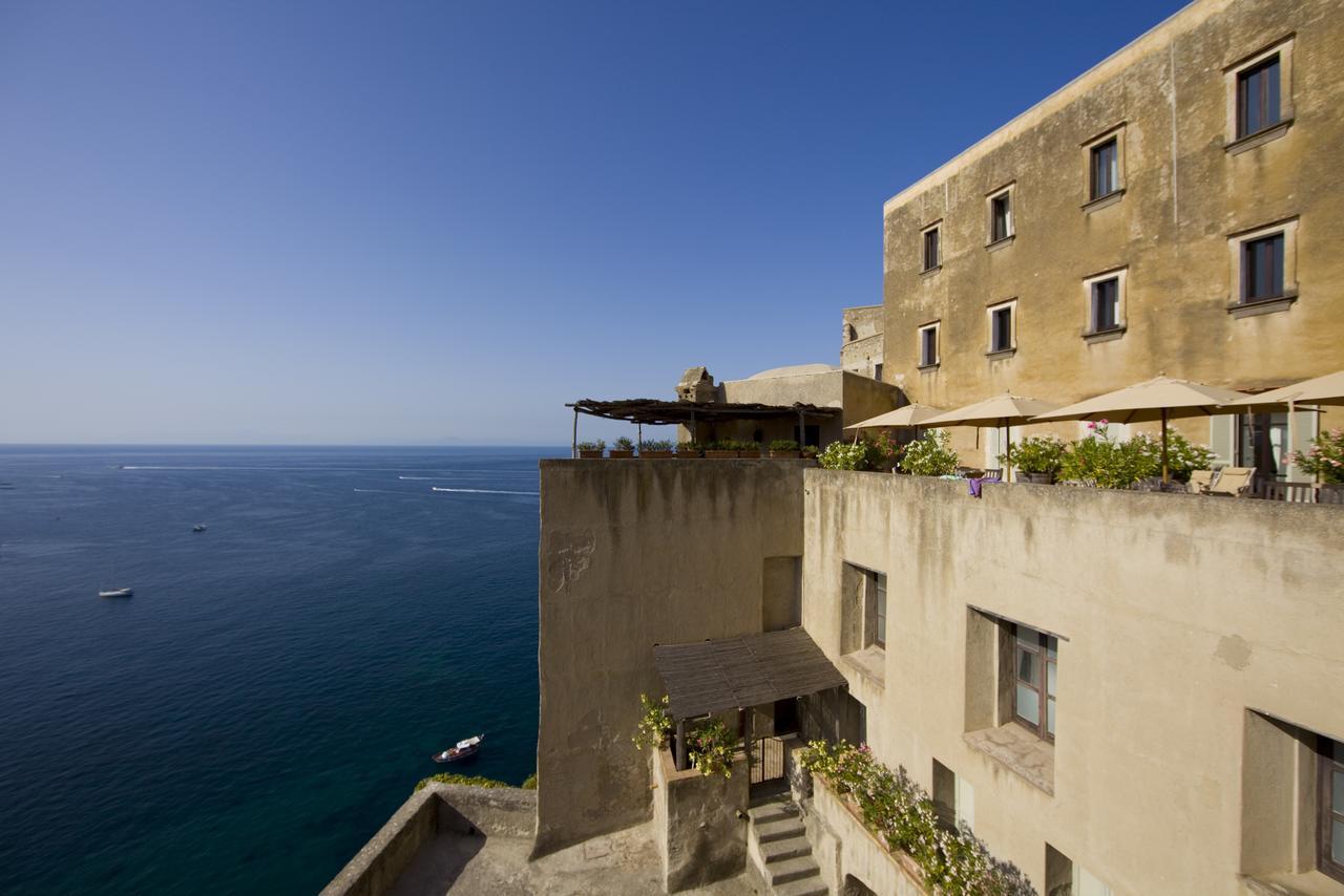 איסקיה Albergo Il Monastero מראה חיצוני תמונה