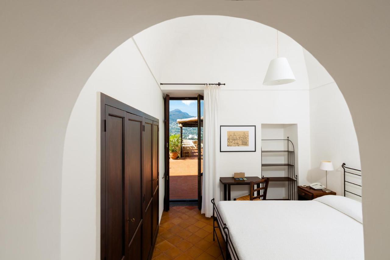 איסקיה Albergo Il Monastero מראה חיצוני תמונה